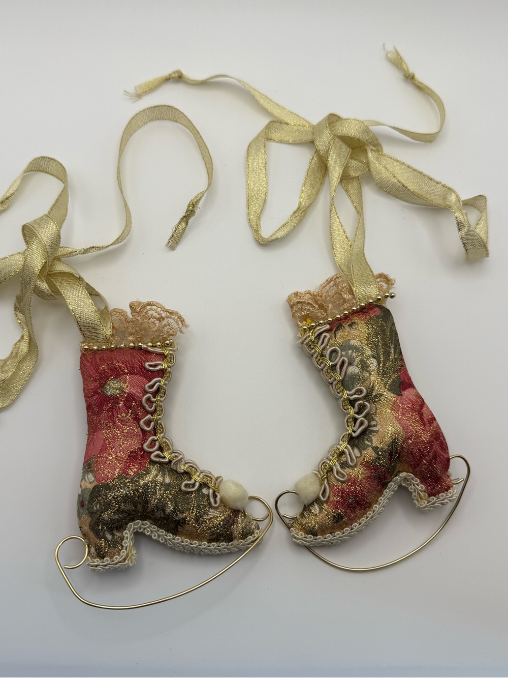 Vintage Decorative Gold and Red Victorian Ice Skate Ornaments - Picture 6 of 9